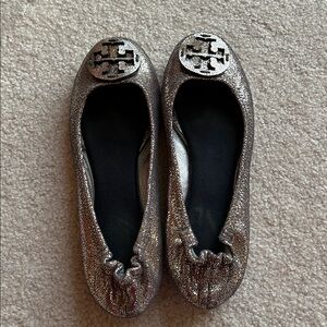 Tory Burch REVA Vintage Metallic Flats in Pewter Size 8